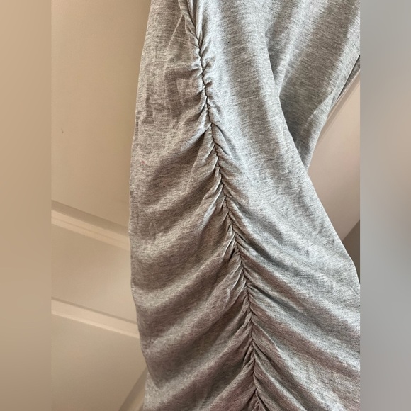 Mini scrunch antisar gray dress. (NWT) above knee length.size MEDIUM - Picture 3 of 6